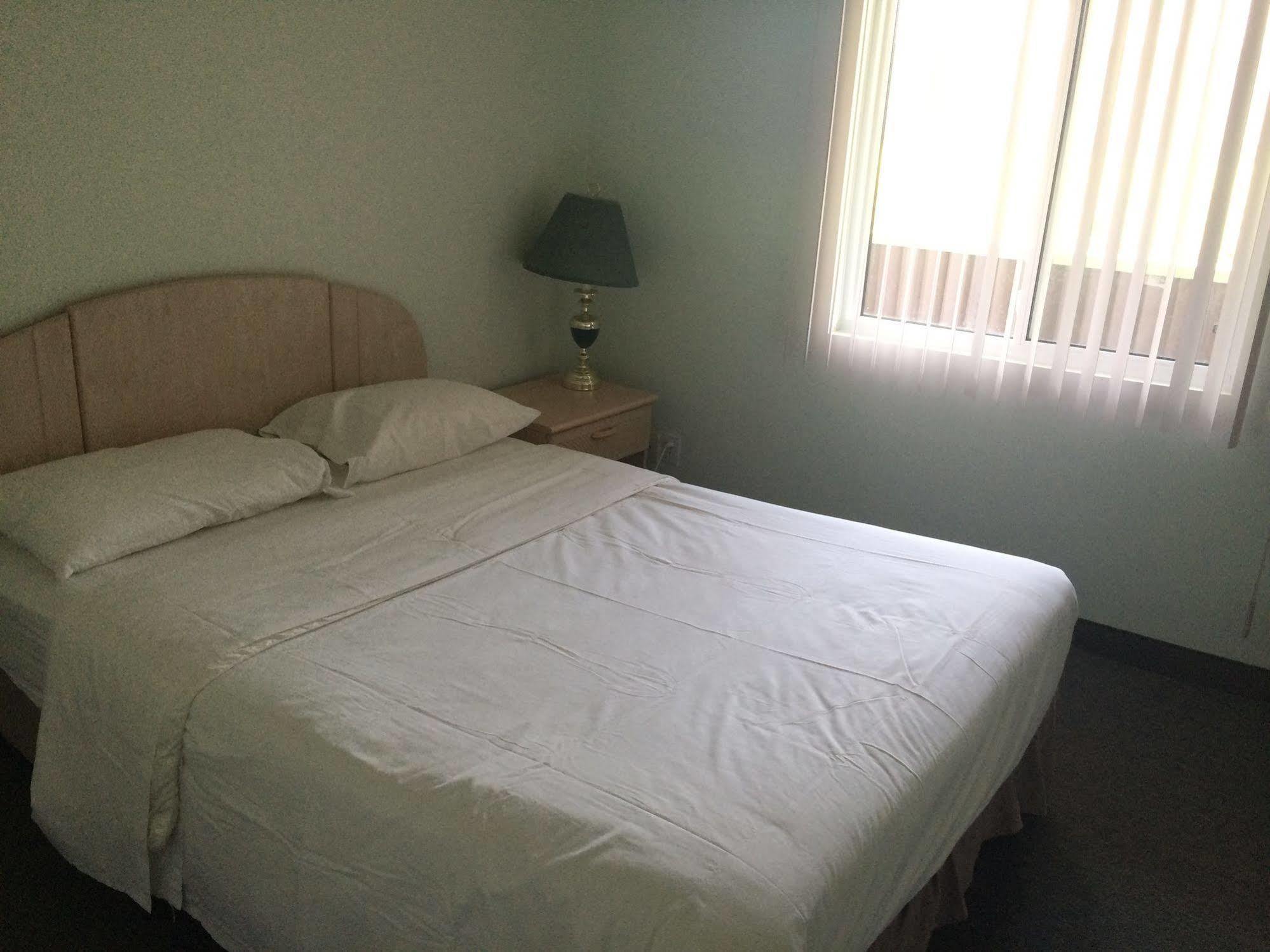 Shemron Suites Hotel Deep River المظهر الخارجي الصورة