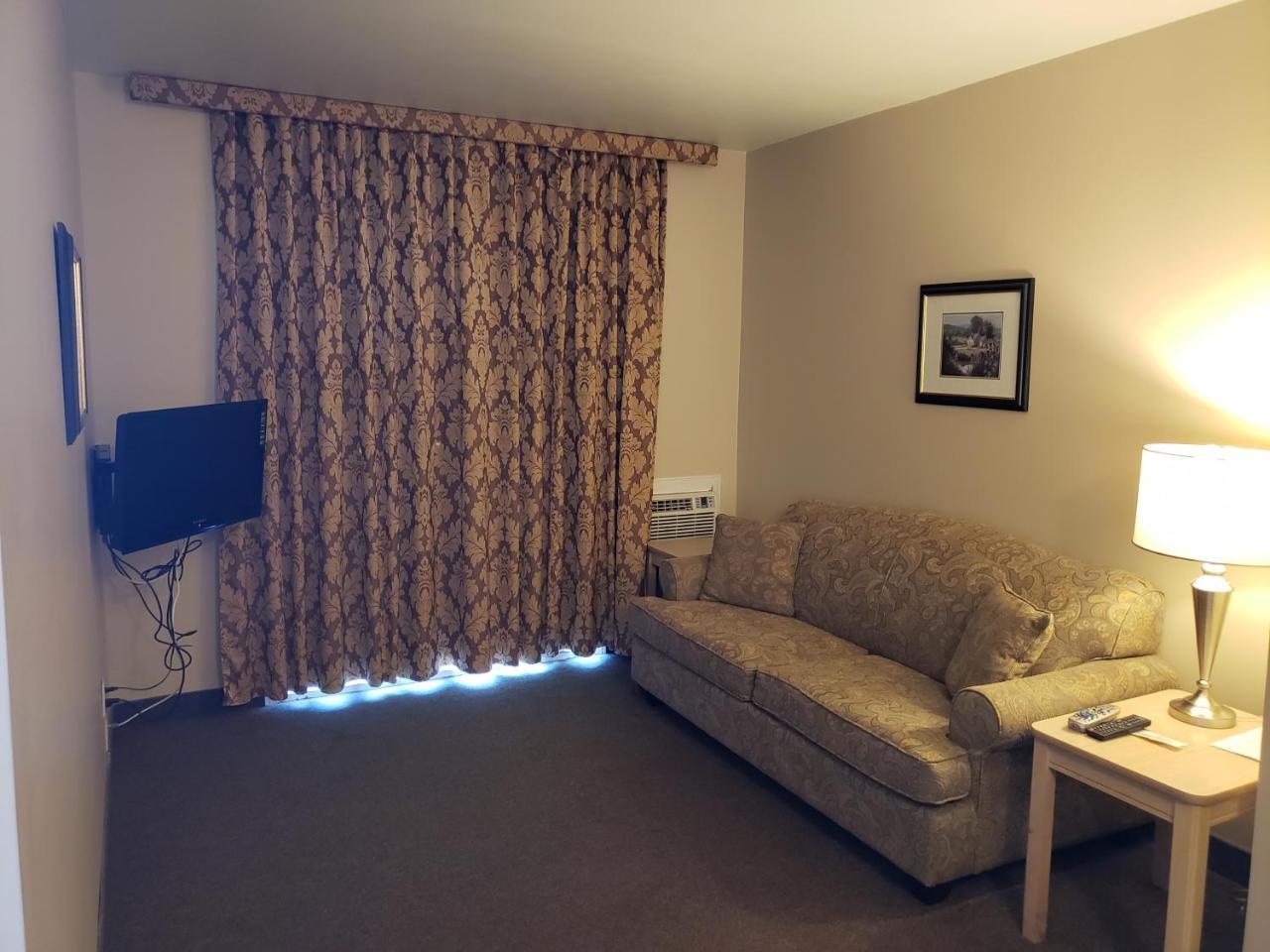 Shemron Suites Hotel Deep River المظهر الخارجي الصورة