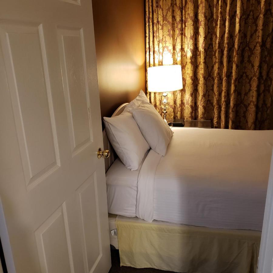 Shemron Suites Hotel Deep River المظهر الخارجي الصورة