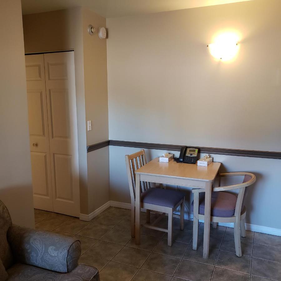 Shemron Suites Hotel Deep River المظهر الخارجي الصورة