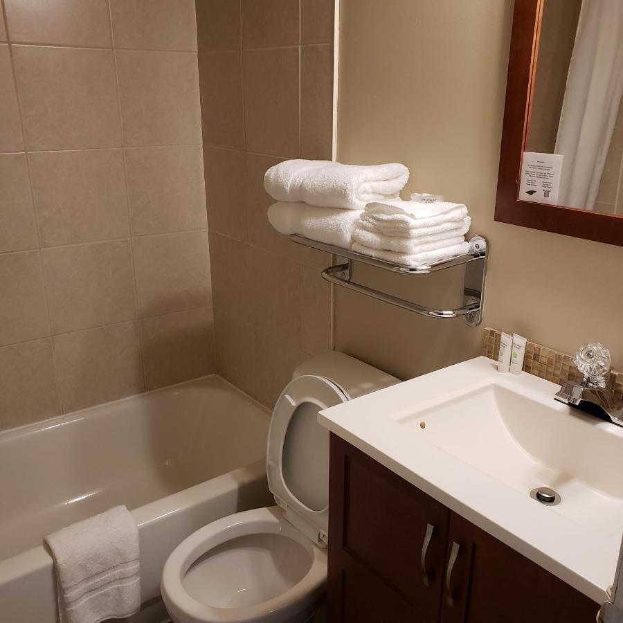Shemron Suites Hotel Deep River المظهر الخارجي الصورة