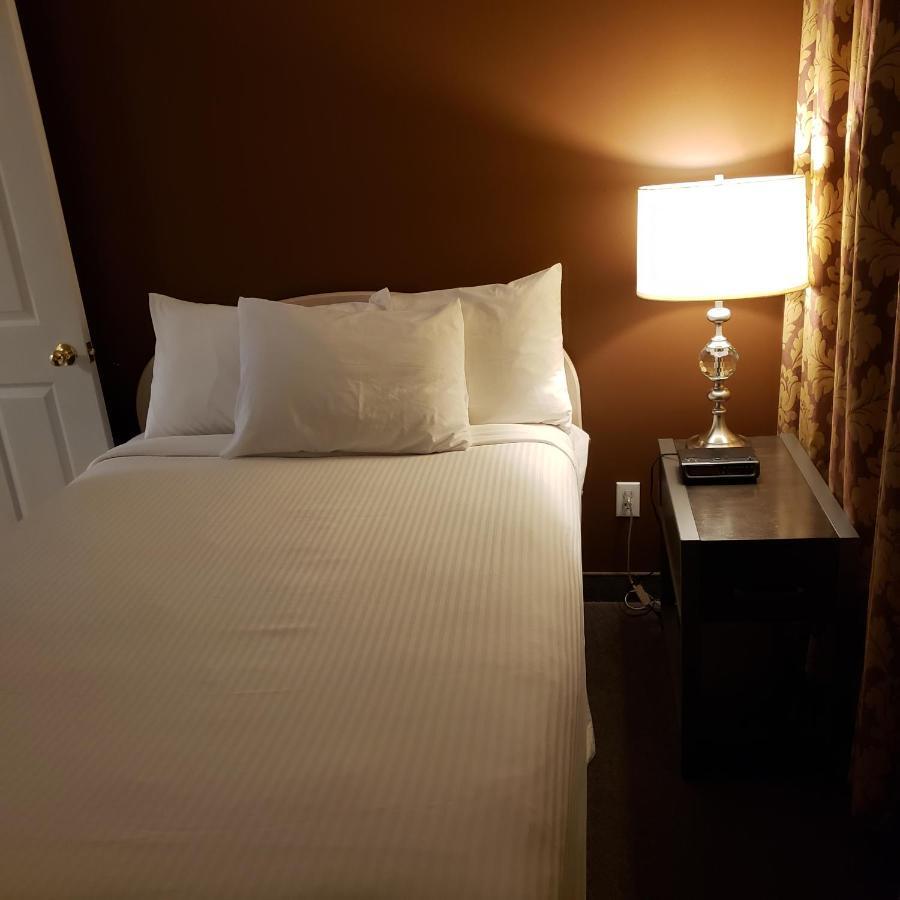 Shemron Suites Hotel Deep River المظهر الخارجي الصورة